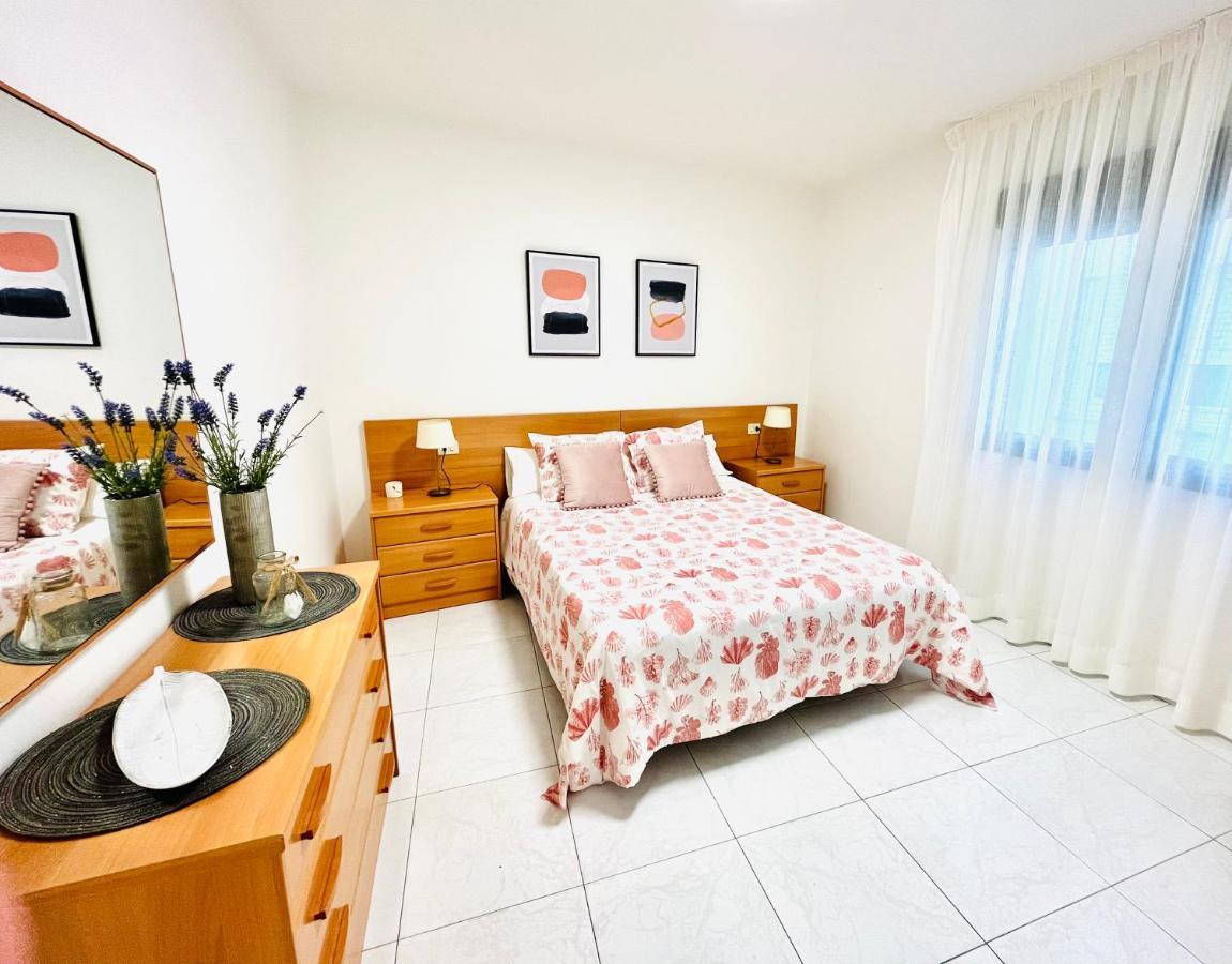 Apartamentos Faro Da Rocha O Grove Luaran gambar