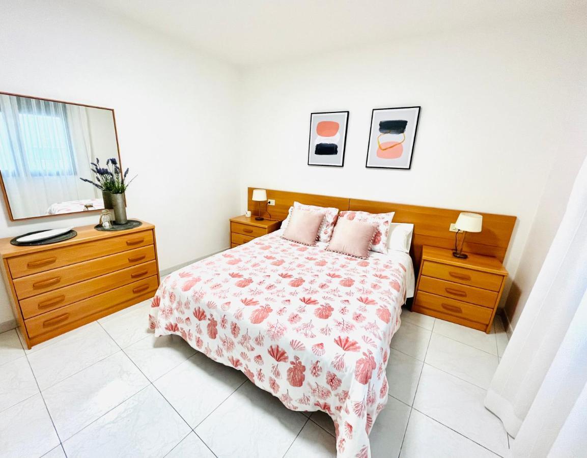 Apartamentos Faro Da Rocha O Grove Luaran gambar