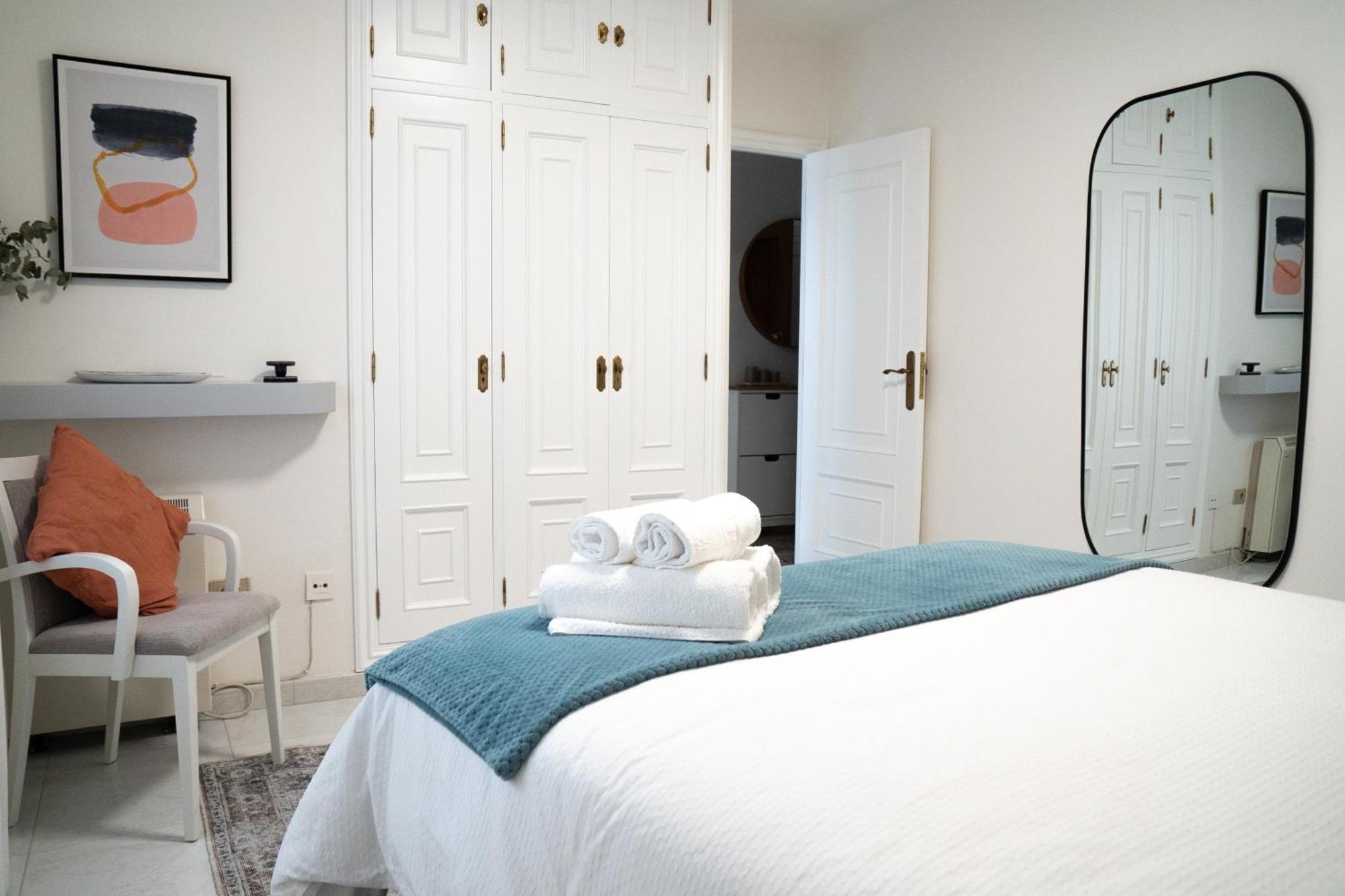 Apartamentos Faro Da Rocha O Grove Luaran gambar