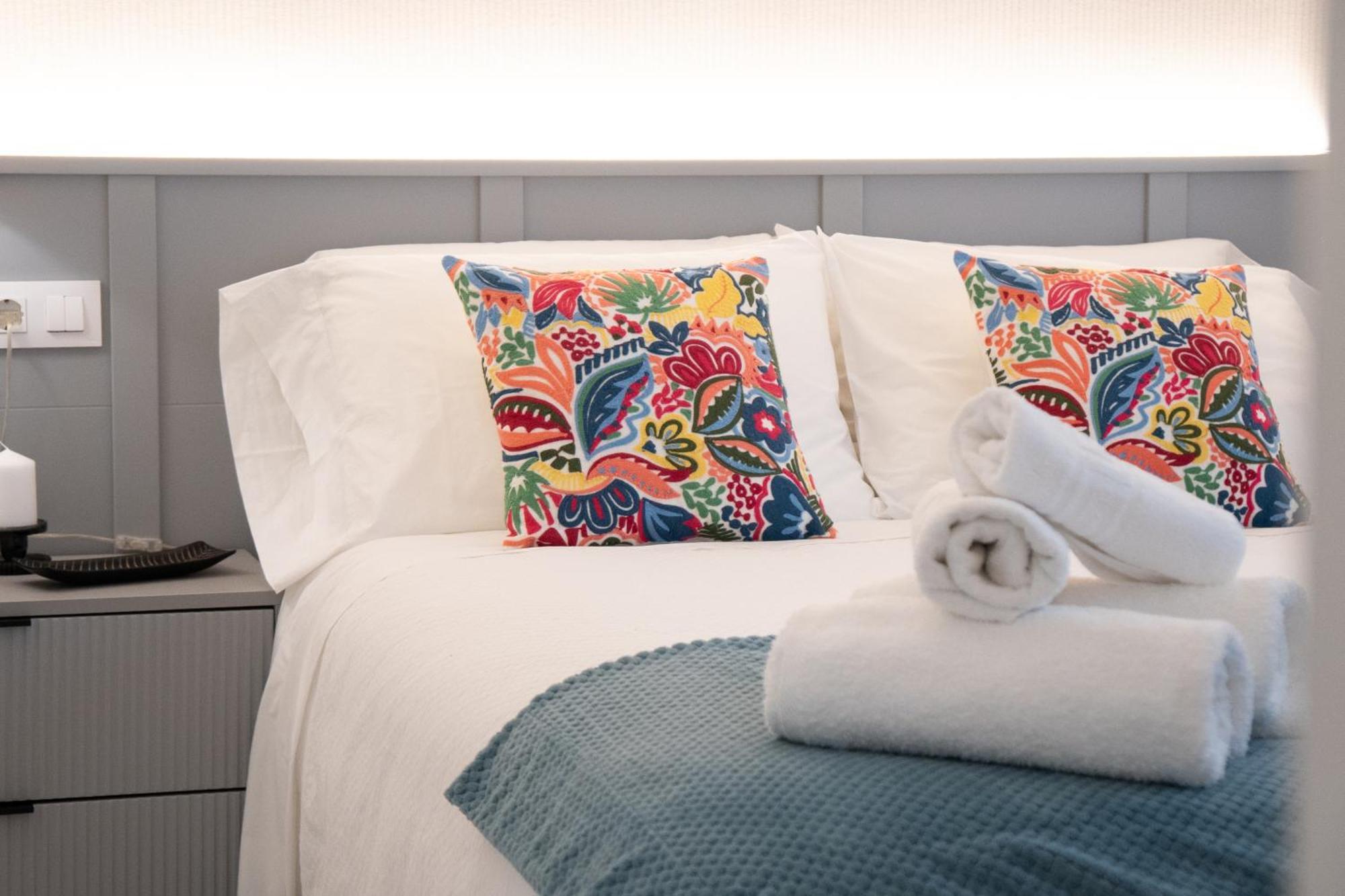 Apartamentos Faro Da Rocha O Grove Luaran gambar
